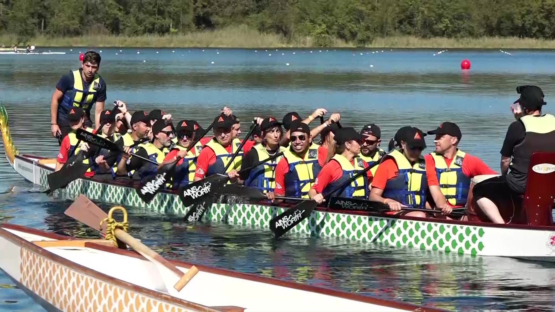 Quinze empreses i més de 380 persones participen al X Festival Dragon Boat Banyoles 